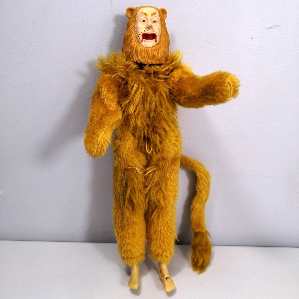 VTG 1981 Toy Time Inc Wizard of Oz Cowardly Lion 11" Plush Action Figure Toy